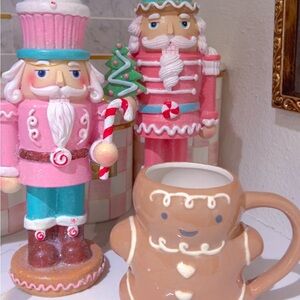 Pastel nutcracker as a set mug included